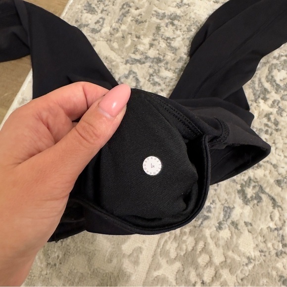 Lululemon Train Times Crop Leggings 17” Inseam Solid Black Size 4 Women’s - Picture 11 of 11